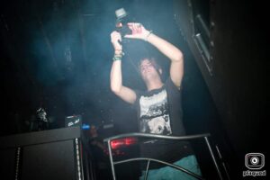 2015-09-25-fnoize-5-hours-solo-party-time-out-pd537215