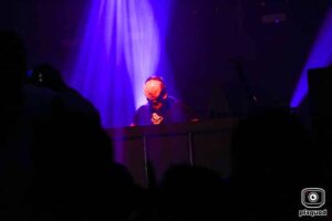 2015-09-25-fnoize-5-hours-solo-party-time-out-pd537358