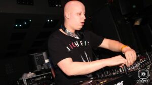 2016-01-15-harder-is-beter-this-is-the-sound-of-hardbouncer-manhattan-img_6954