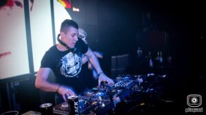 2016-05-04-f-noize-vs-andy-the-core-5-hours-solo-rodenburg-img_5365