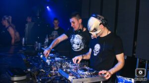 2016-05-04-f-noize-vs-andy-the-core-5-hours-solo-rodenburg-img_5405