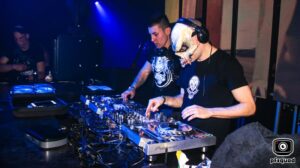 2016-05-04-f-noize-vs-andy-the-core-5-hours-solo-rodenburg-img_5426